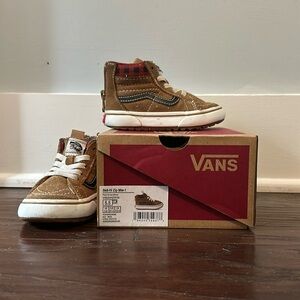 Vans sk8 hi zip MTE, size 5.5